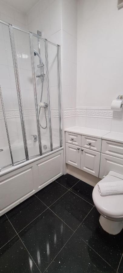 Pass The Keys Spacious 3Beds Flat Near City Centre - Free Parking Edinburgh Exterior photo